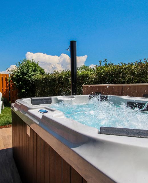 Holiday Home With Hot Tub Dajla, Novigrad - 11612 Dajla