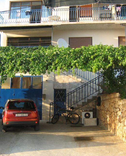 Apartments With Parking Space Bilo, Primošten - 4662 Bilo