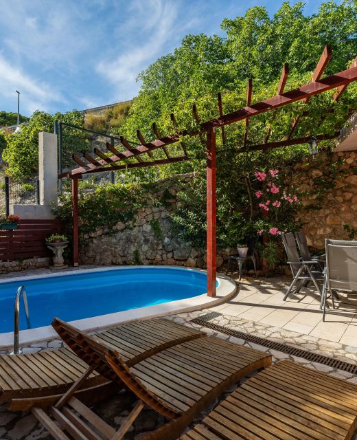 Seaside Apartments With A Swimming Pool Medići, Omiš - 7461 Medići