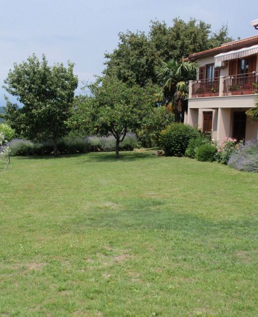 Apartments With Parking Space Presika, Labin - 7390 Presika