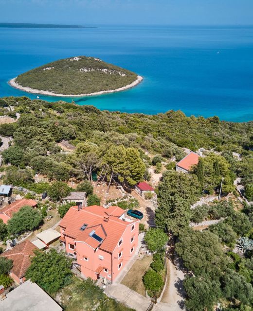 Apartments With Parking Space Ćunski, Lošinj - 7867 Ćunski
