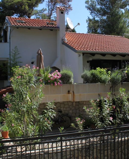 Apartments With Parking Space Artatore, Lošinj - 8087 Artatore