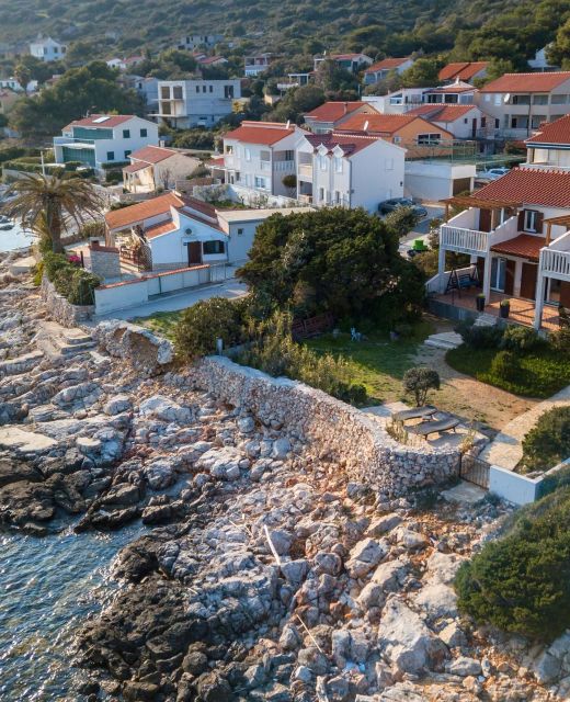Apartments By The Sea Milna, Vis - 8946 Milna