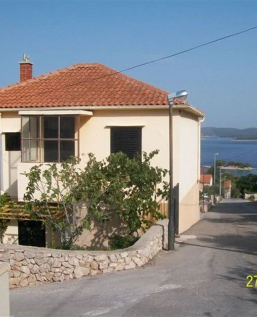 Apartments With Parking Space Bilo, Primošten - 12434 Bilo