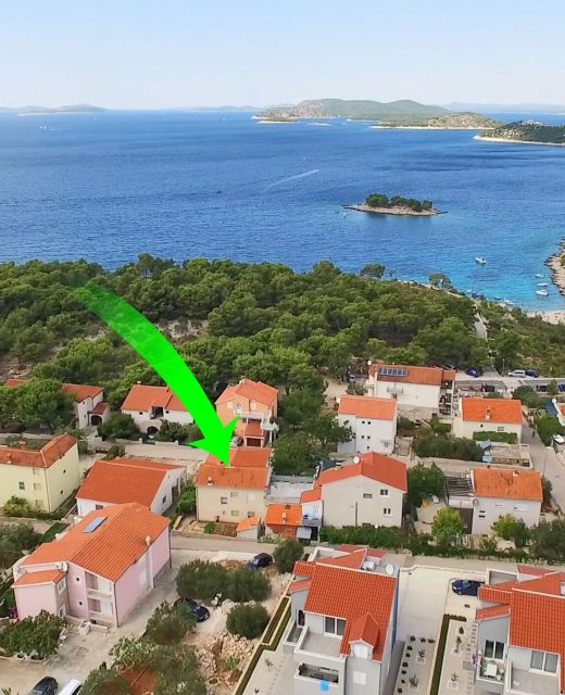 Apartments With Parking Space Bilo, Primošten - 12868 Bilo