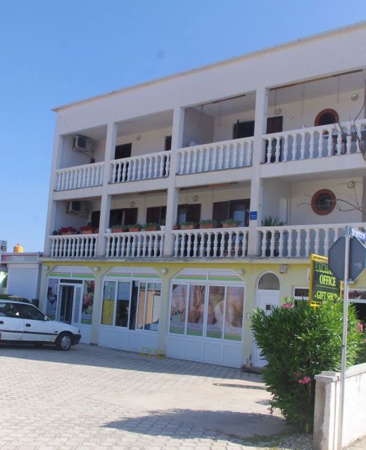 Apartmani Eta Vir