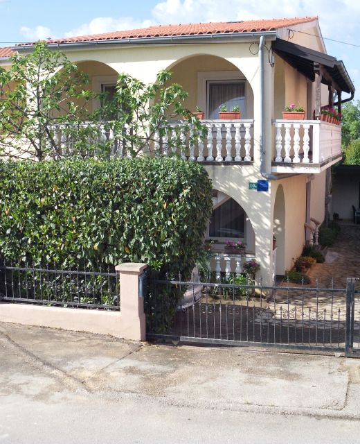 Apartments With Parking Space Pinezići, Krk - 15269 Pinezići