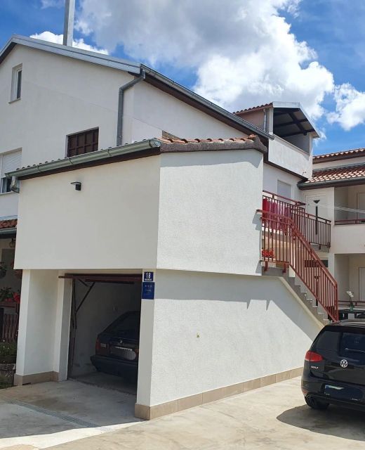 Apartments With Parking Space Valbandon, Fažana - 15386 Valbandon