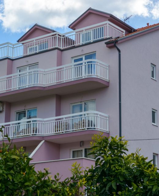 Apartments With Parking Space Trogir - 15440