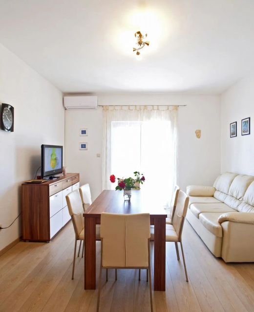 Apartments With Parking Space Gornje Selo, Šolta - 15545 Gornje Selo