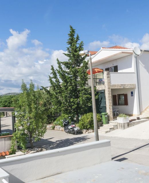 Apartments Ksenija Primosten