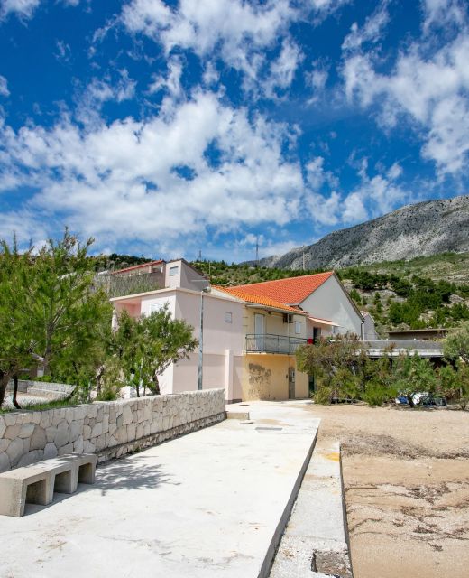 Family Friendly Seaside Apartments Duće, Omiš - 8668 Duće