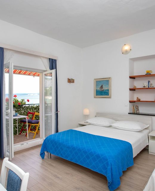 Family Friendly Seaside Apartments Duće, Omiš - 8668 Duće