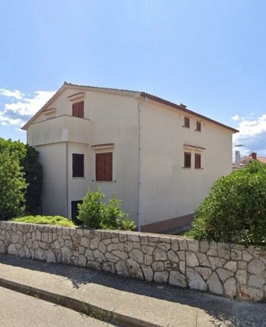 Apartments With Parking Space Cres - 12609