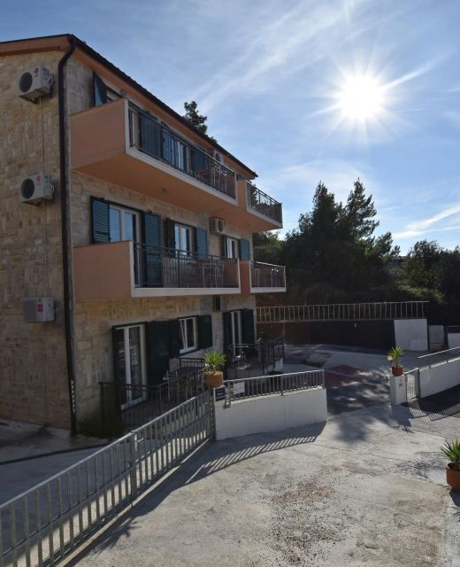 Apartments Ivan Omis II III