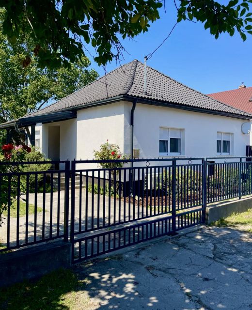 Leander House Siófok
