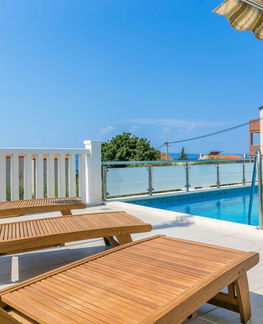 Apartments With Swimming Pool Mali Rat, Omiš - 9698 Mali Rat