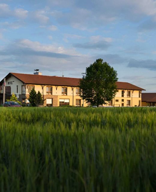 Hotel HAPPY STAR Hnanice