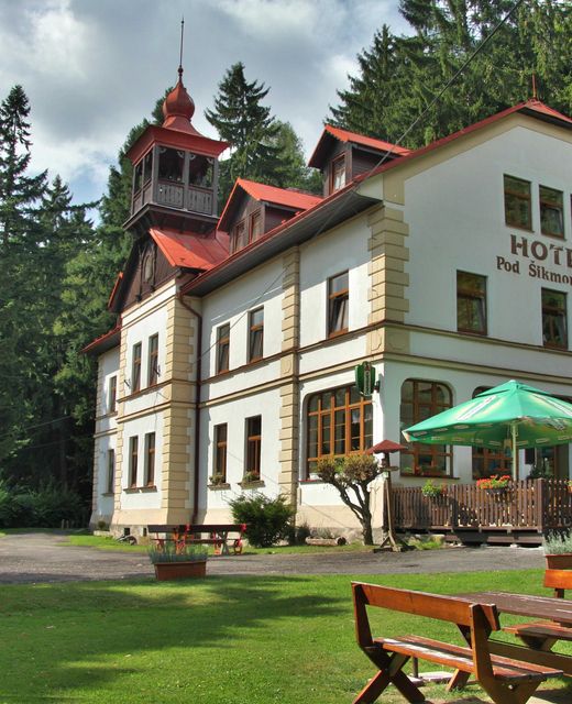 Hotel Pod šikmou věží Holín
