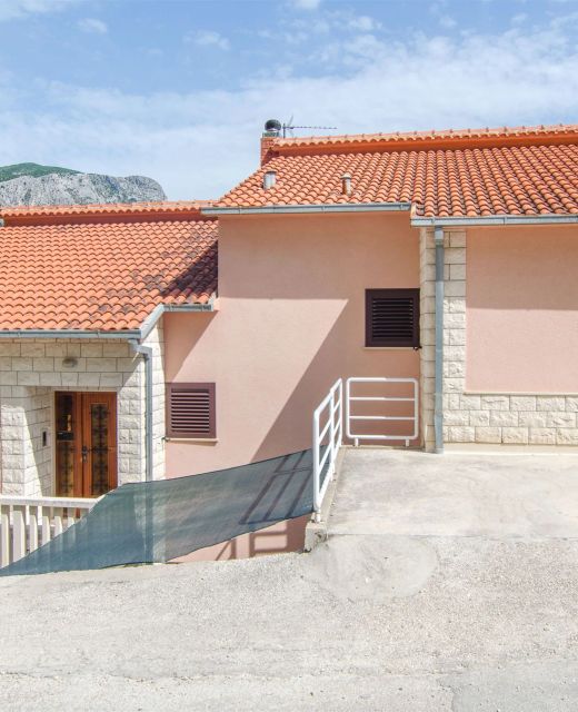 Apartments Zecic Omis