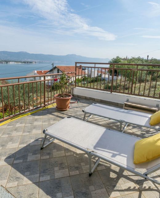 Apartment Moric Arbanija