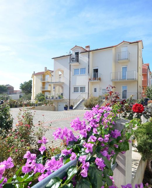 Apartments Mara Vodice