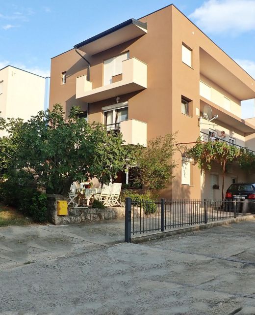 Apartments Luka-close to the beach Starigrad Paklenica