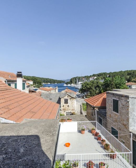 Rooms Roza Vrboska
