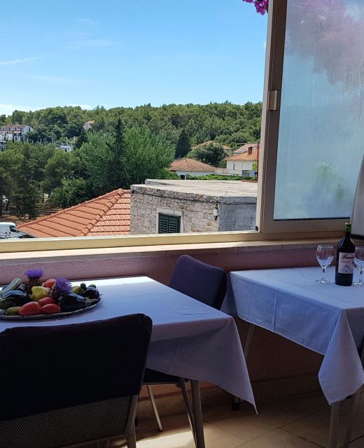 Rooms Roza Vrboska