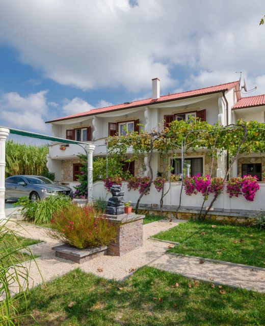 Apartments Helena Lopar