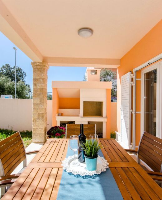 House Nikolina Sevid
