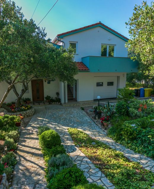 Apartment Nada Mundanije