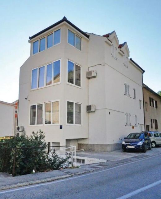 Apartment Mate Omis