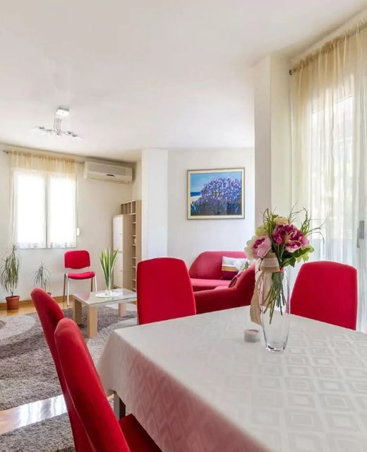 Grand Apartment Ursus Split