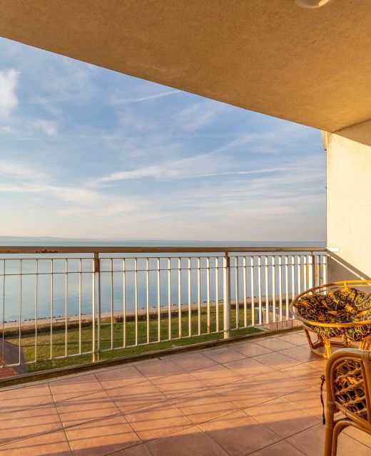 Kék Hullám Apartman Siófok by BLTN