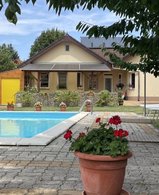 JAM Vendégház Vonyarcvashegy