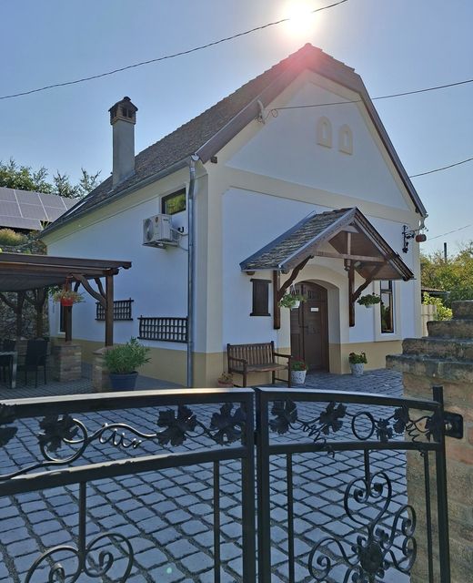 Nánaháza Villa Alsónána