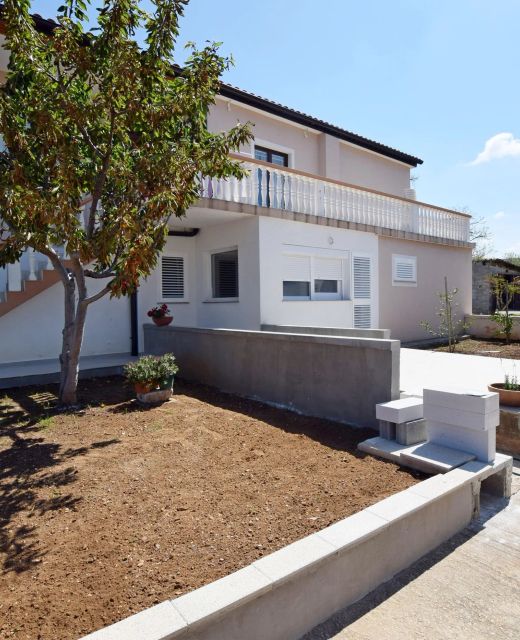 Apartment Maja Vrsi