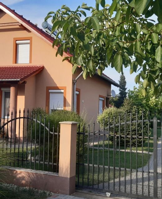Hajnalka Apartman Balatonőszöd