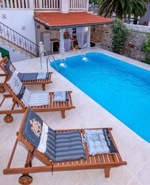 Seaside Apartments With A Swimming Pool Jelsa, Hvar - 2067 Jelsa