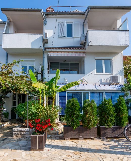 Apartments With WiFi Rovinj - 9701
