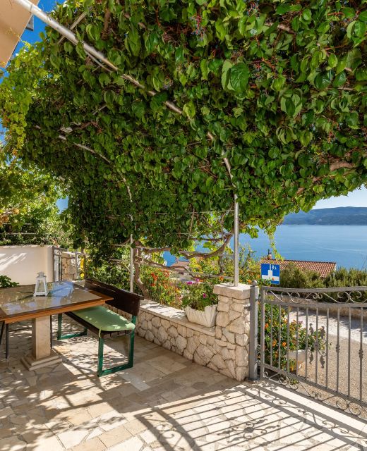 Apartments With Parking Space Zavode, Omiš - 12075 Zavode