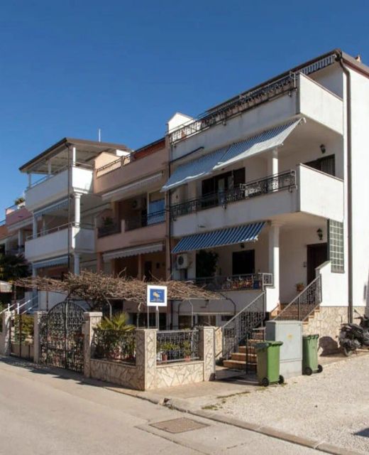 Apartments With WiFi Rovinj - 15084