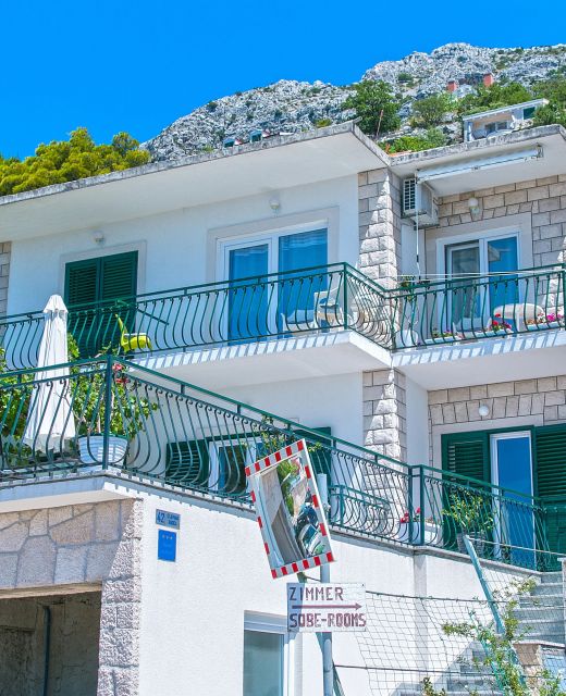 Apartments With Parking Space Brela, Makarska - 16603 Brela