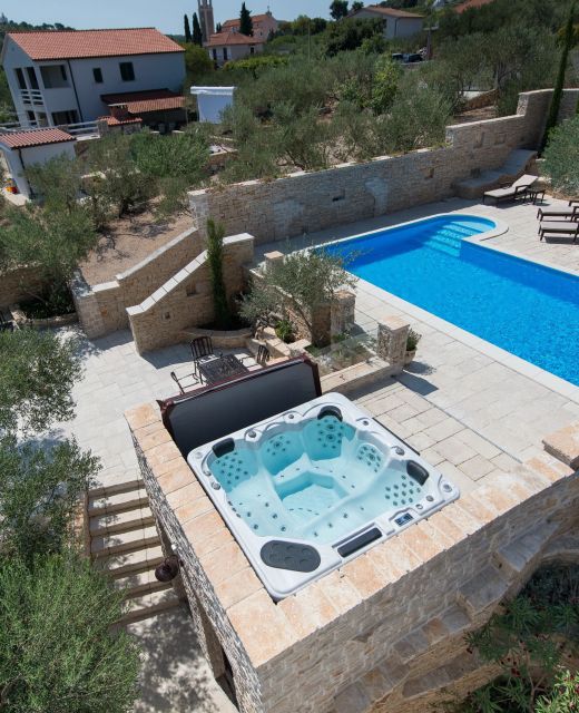 Family-friendly Apartments With Swimming Pool Murter - 16655