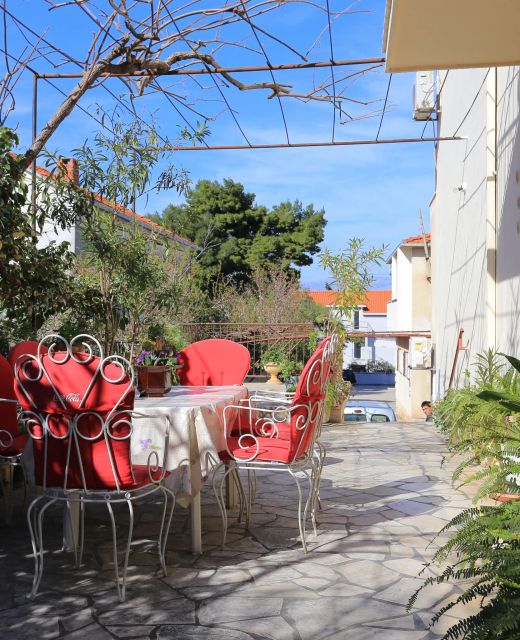 Apartments With Parking Space Supetar, Brač - 16656 Supetar