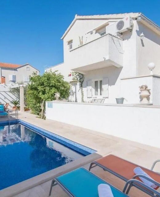 Family-friendly Apartments With Swimming Pool Supetar, Brač - 16774 Supetar