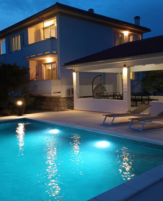 Family-friendly Apartments With Swimming Pool Kampor, Rab - 16865 Kampor