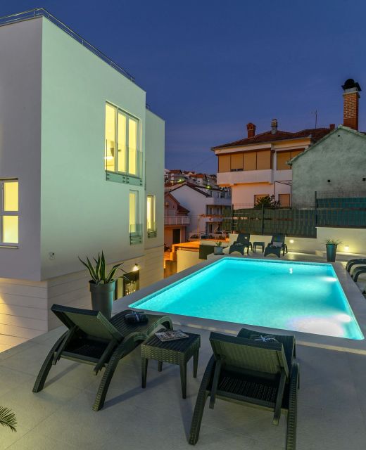 Luxury Villa With A Swimming Pool Trogir - 17256