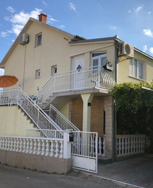 Apartments With Parking Space Rastići, Čiovo - 17276 Rastići